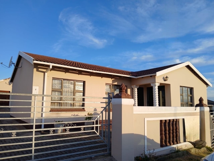 4 Bedroom Property for Sale in Club View Eastern Cape